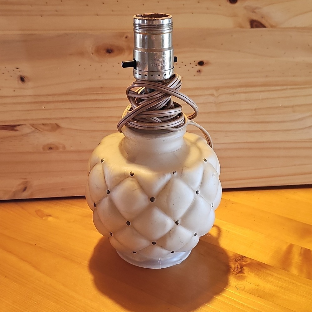 Vintage 1950s Soft White Satin Glass PIneapple Quilt Pattern Boudoir Table Lamp